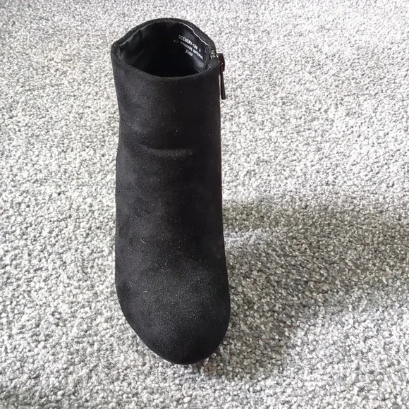 Brand new black booties - Picture 3 of 7